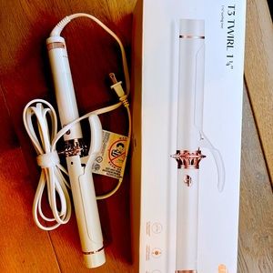 T3 TWIRL 1 1/4” Curling Iron